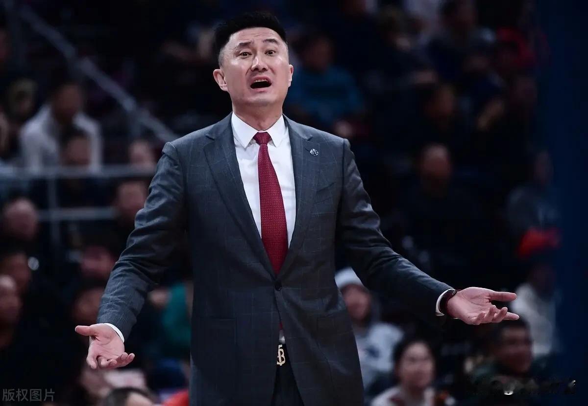 杜锋真的是CBA最会调教球员的教练？怎么徐杰、胡明轩被越用越平庸，陈家政、王洪泽