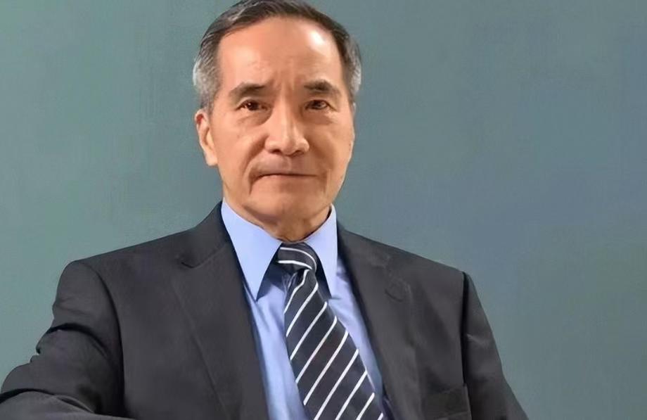 他发明的技术，全世界都在用，人却从未来过大陆。这事儿挺奇怪，但又好像挺正常。