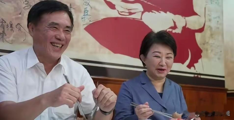郑丽文给所有女人上了一课卢秀燕现在最烦恼的，恐怕不是台中市政的琐碎，也不是蓝