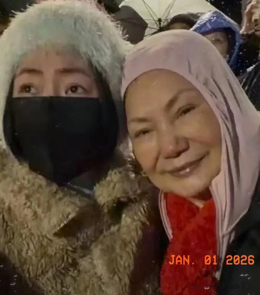 果然，被网友猜中了跨年夜，小S的一个举动再次引发了网友热议！小S跨年夜喊