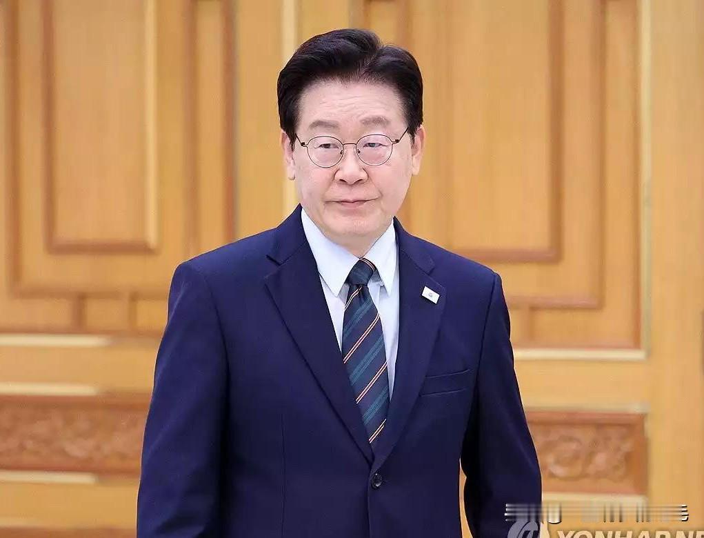 据韩联社消息，韩国总统李在明于5月13日密集接见中美两国核心官员，恰逢美中会谈前
