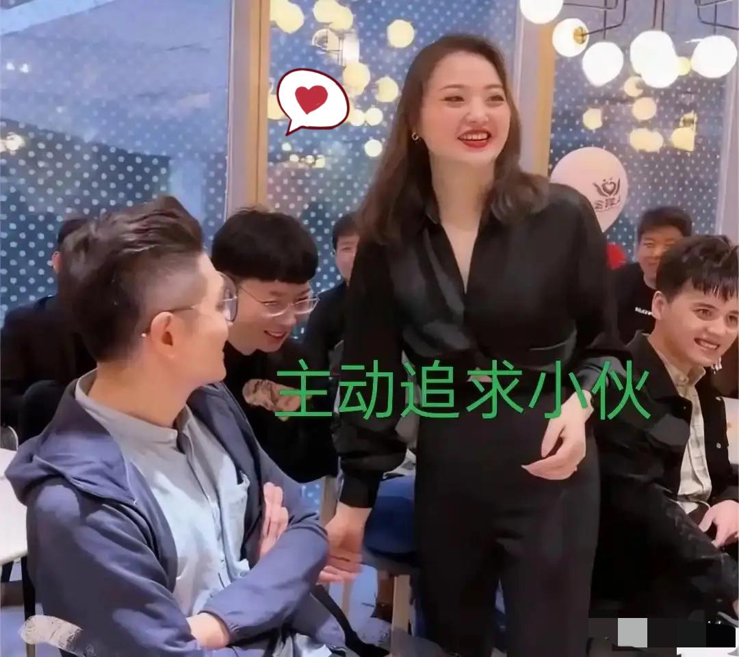 成都35岁富婆相亲25岁小伙，一句“跟着我不用干，陪着我就行”直接炸翻全网！