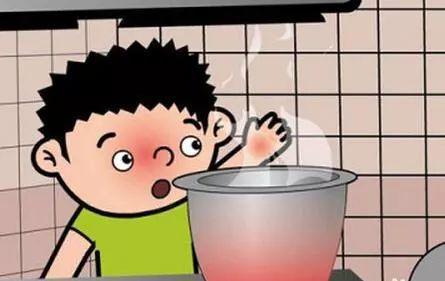 家长处理宝宝烧烫伤切记5个字 抹牙膏、涂肥皂、冰敷……民间偏方千万别相信