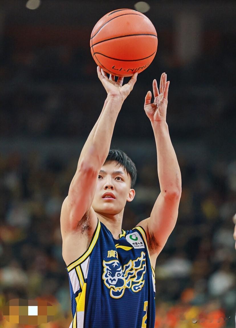 广东男篮大胜四川，我不意外，我意外的是徐杰最近的状态居然这么低迷！CB