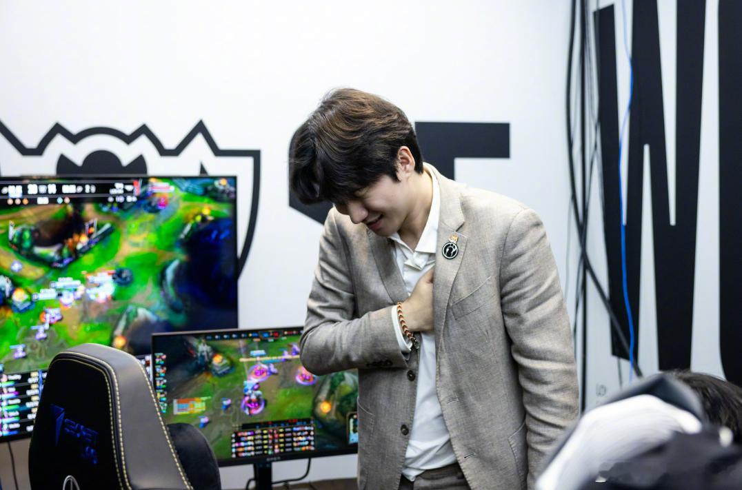 转会期关窗倒计时15天，14支队伍里的绝大部分阵容都定了，就剩iG和少数几支战队