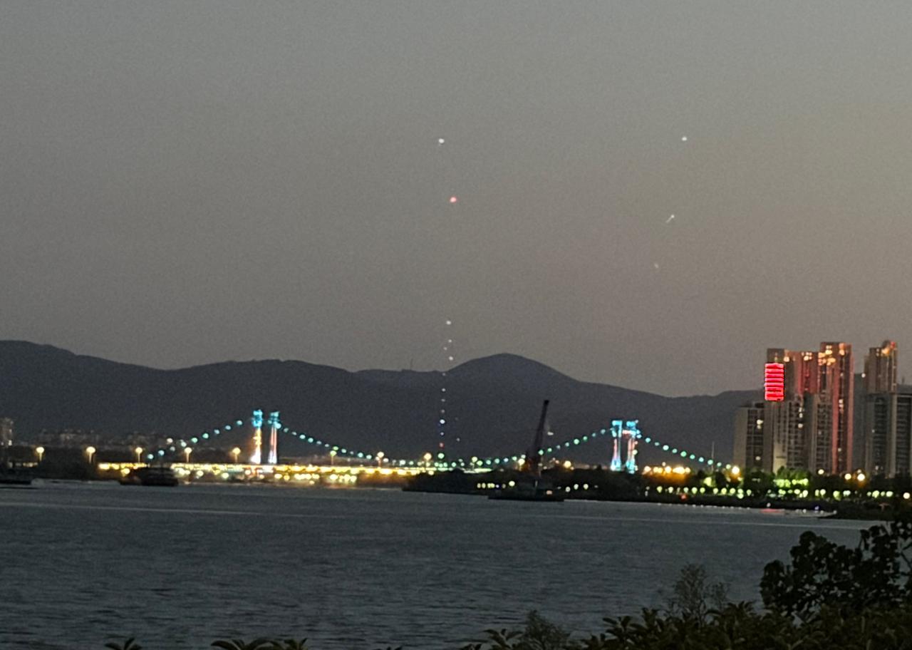 太真实了！现在真的反过来了，父母急得睡不着，年轻人一点都不急。昨天楼下邻居胡