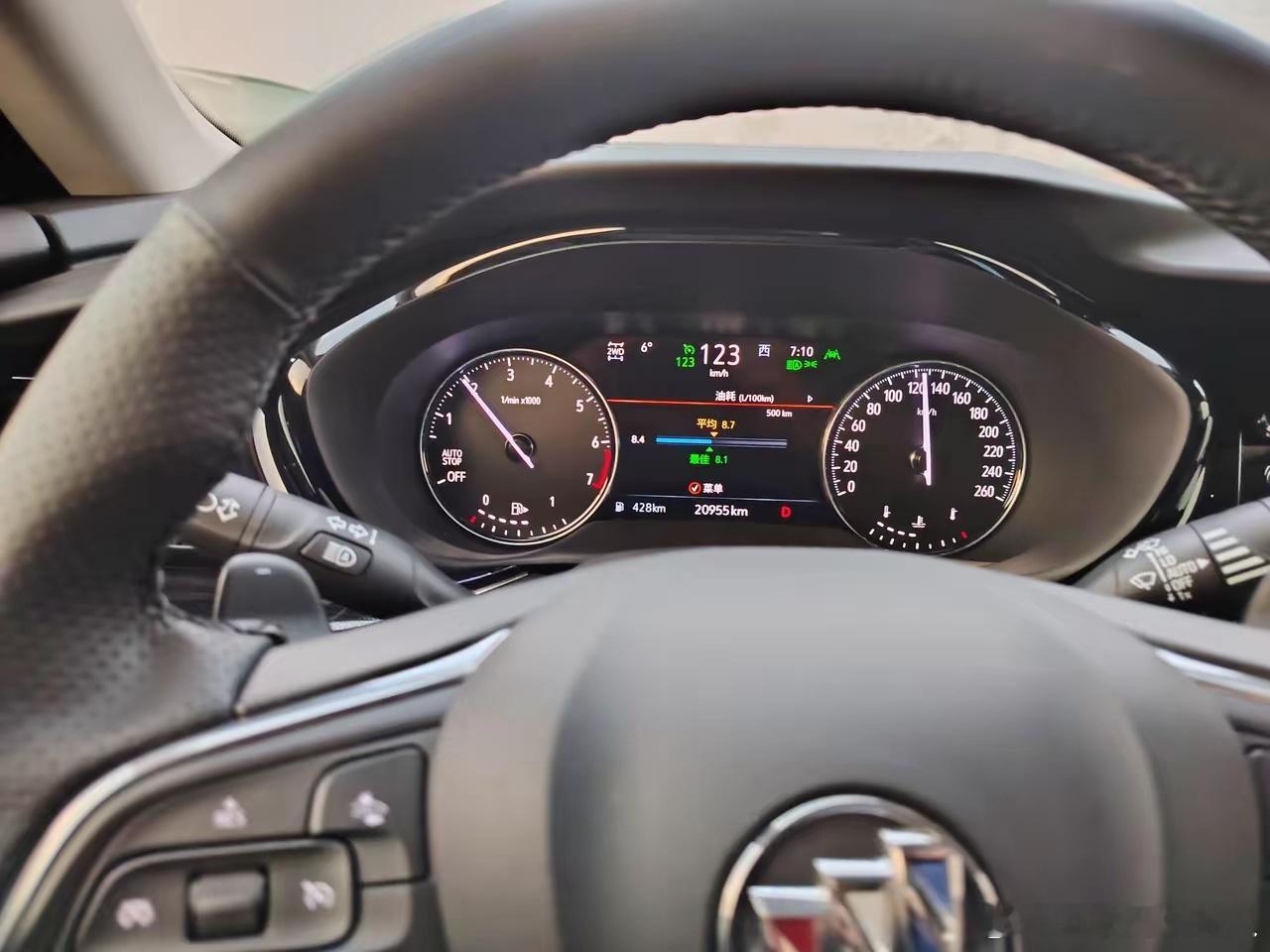 开了两万公里才发现，别克昂科威s的9AT跑到120km/h根本升不到9档。今天在