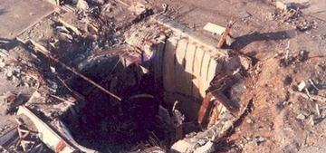 1980年9月，美国阿肯色导弹发射基地内，一颗900万吨当量的核弹头，被从洲际导