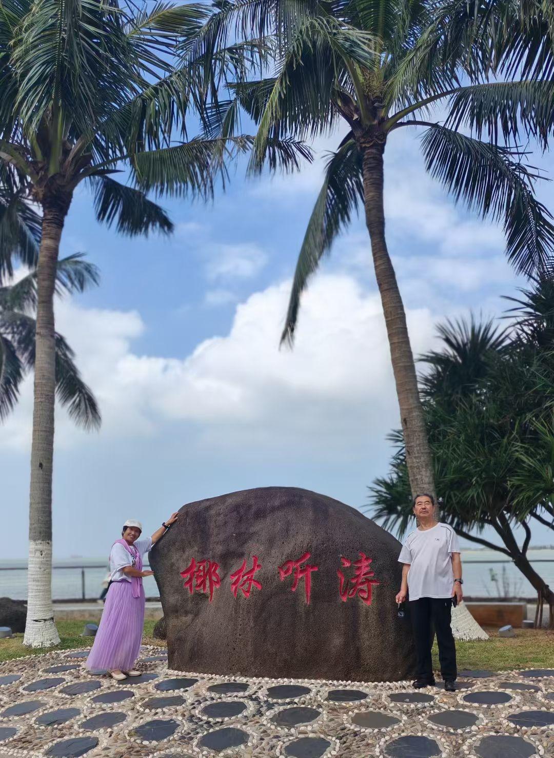 有味人生伴梦来。​2. 无声岁月随风去，几许情怀入梦来。​3. 无声岁