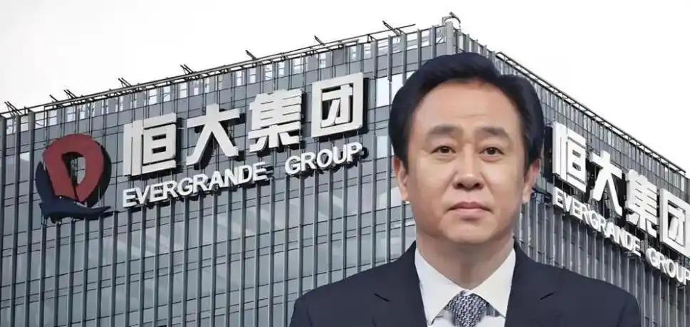 翻开恒大的烂账才发现，许家印最大的失误根本不是盖房，而是亲手放弃了一个躺着赚钱的