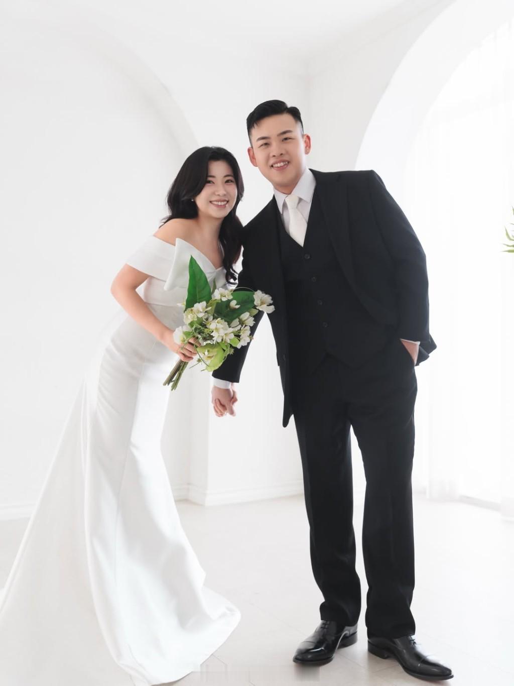 前TVB新闻小花袁沅玉晒多款婚纱照，露肩白纱优雅出众，甜蜜致谢未婚夫：浪漫简单又