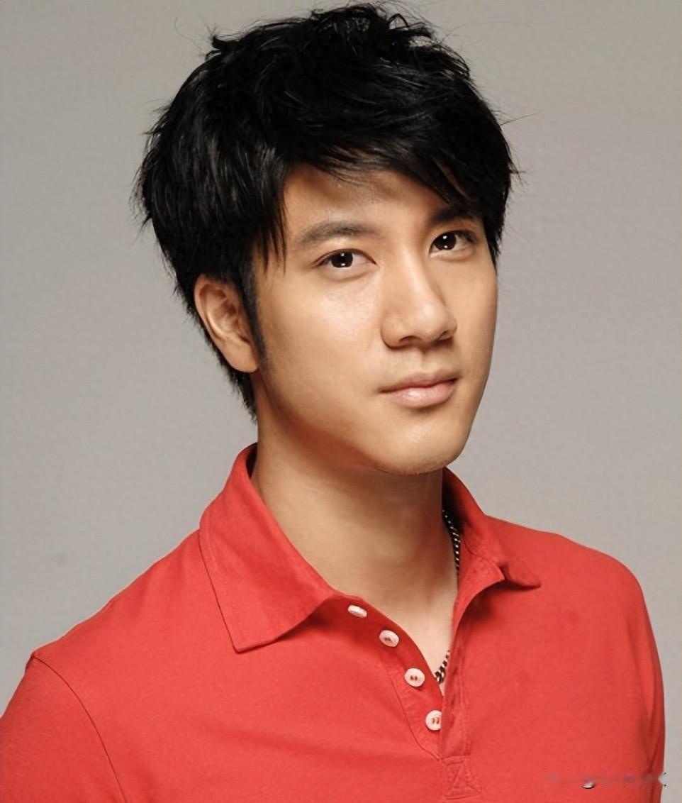 三年沉寂，一场场演唱会他如何翻身？王力宏的复出你绝对想不到你说一个明星跌到谷