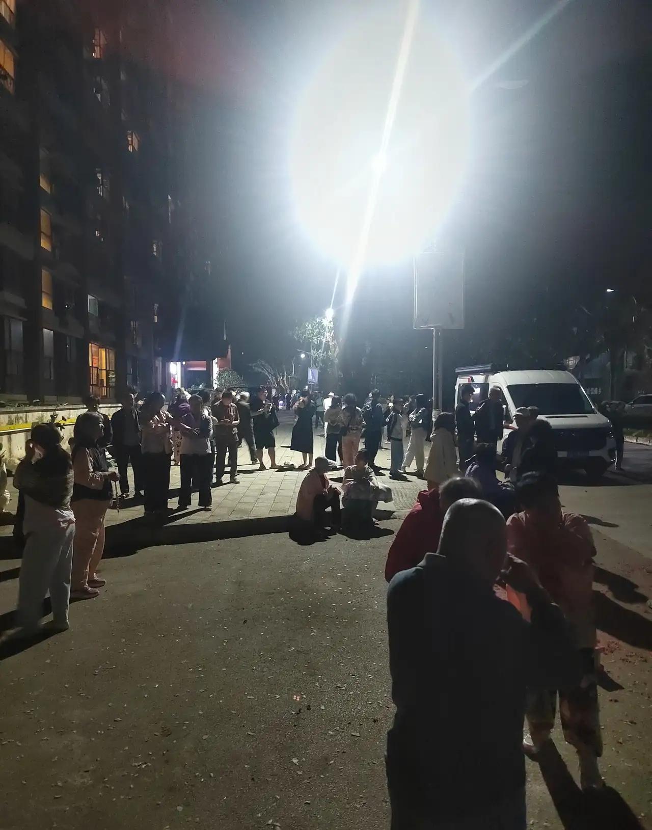 初一深夜，地震突袭云南西双版纳，时间定格在2月17日23时5分。今天（2月18日