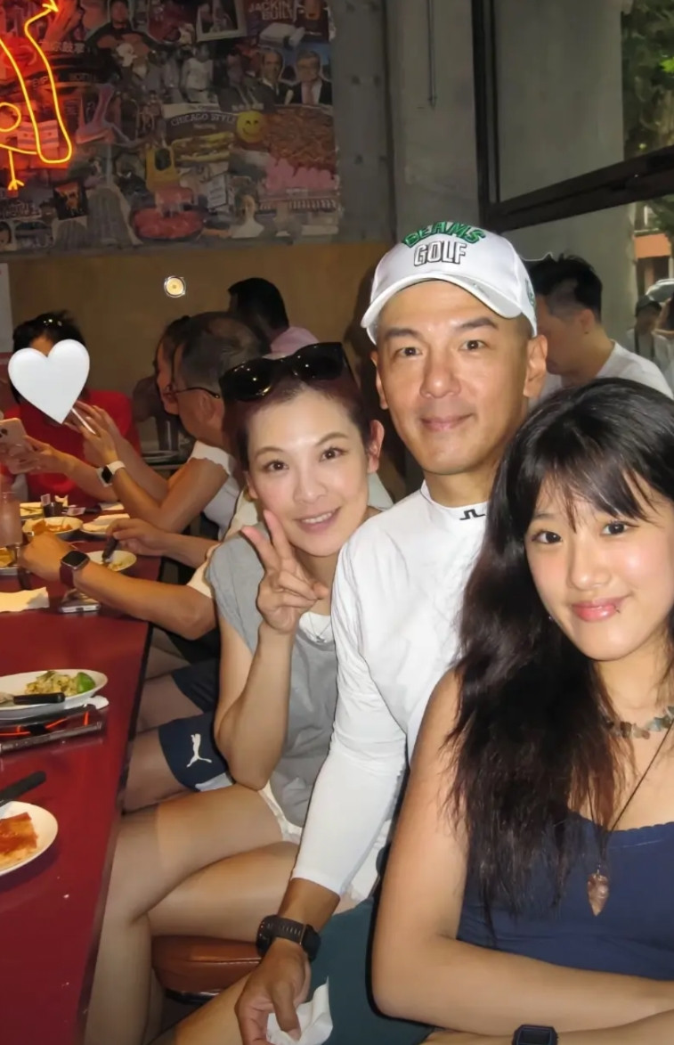一觉醒来羡慕梧桐妹和王诗龄的人，集体沉默了原因很简单：你以为的独生女，背