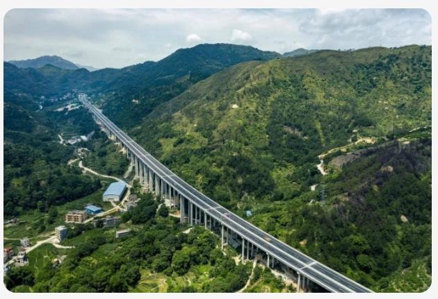 虽然高州现有云茂高速，汕湛高速，包茂高速，中阳信高速途径高州境内，但高州人使用率