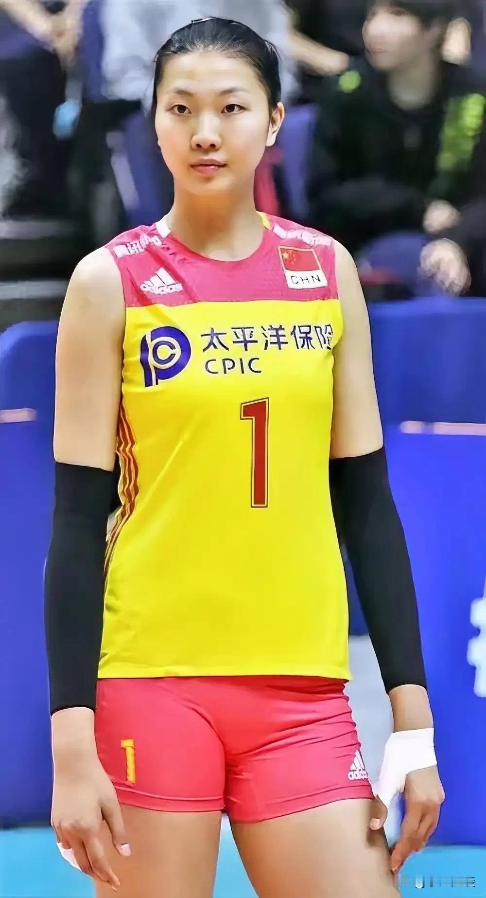 期待朱婷袁心玥刁琳宇回归中国女排国家队。从世锦赛八强不入可以看出，当前我们的队伍