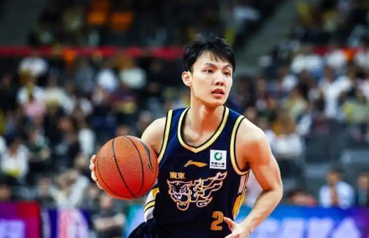 随着辽宁惨败青岛，广东第4，CBA最新排名诞生！3到7名只差3分卫冕冠军辽宁