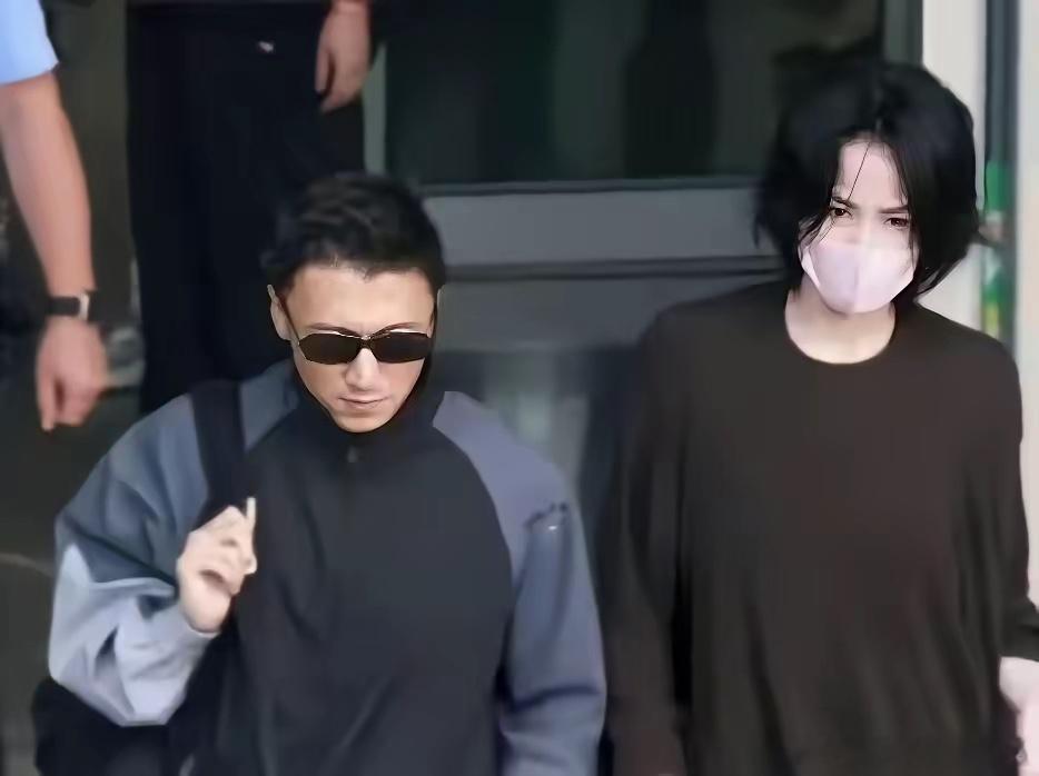 演员谢霆锋，向所有人证明了一件事，男人要是真的爱你，哪怕在忙，他也会照样打扮之后