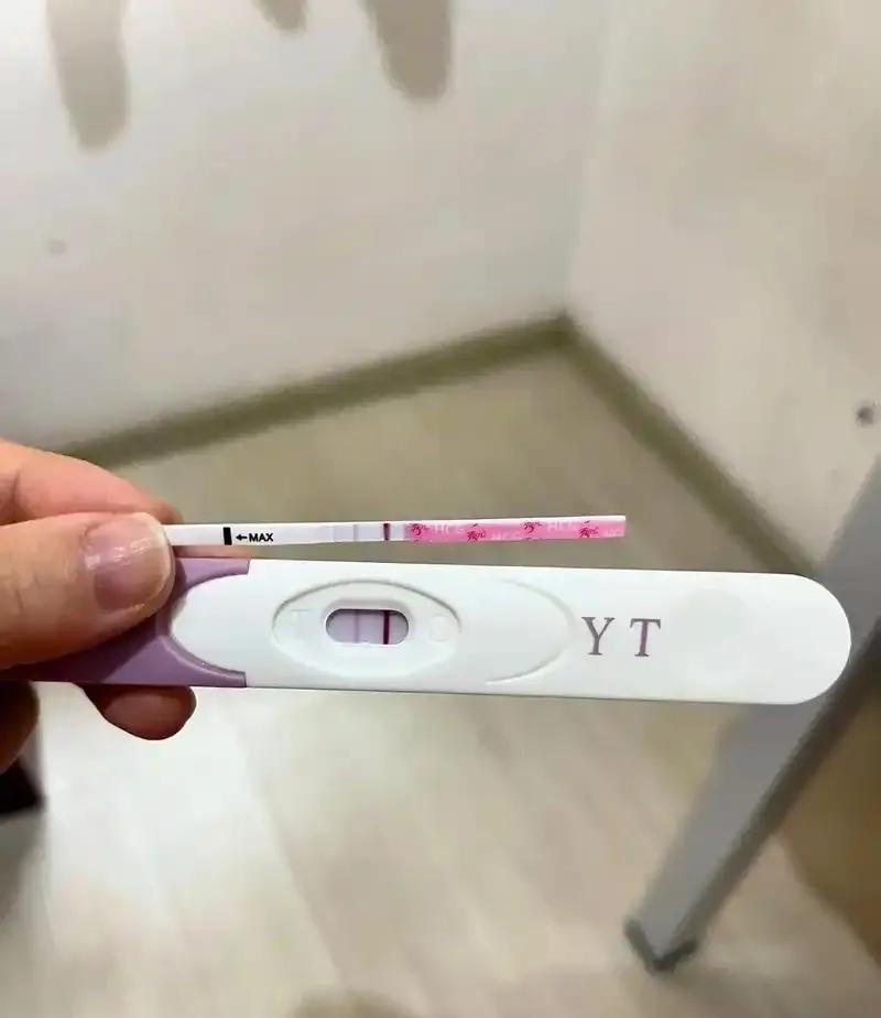 外甥女和男友同居后怀孕了她男友没通知他父母，直接要把孩子打掉，理由是，他家现在
