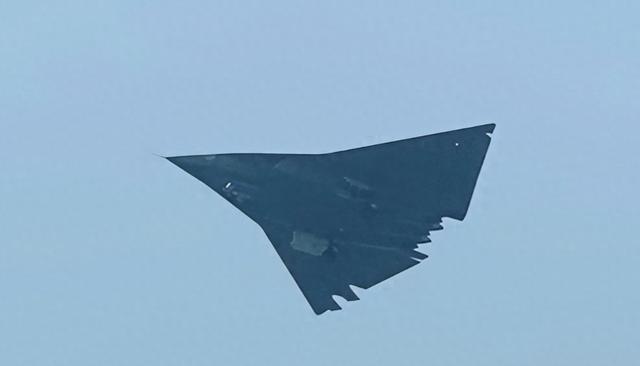 🌞美航母的末日到了！12月20日，美国《国家安全杂志》报道指出，两架中国的