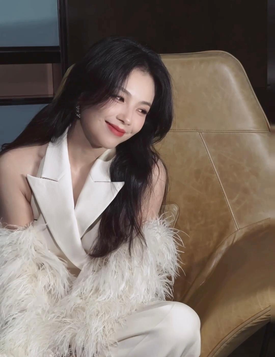 刘涛这种粉扑扑的水蜜桃咬一口保准会爆汁～​​​