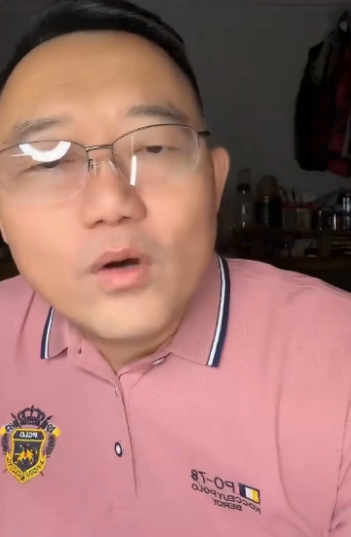 德云社李鹤彪哭了！德云社郑好直播称：李鹤彪天赋还真不如我！我们在后台聊天的时候