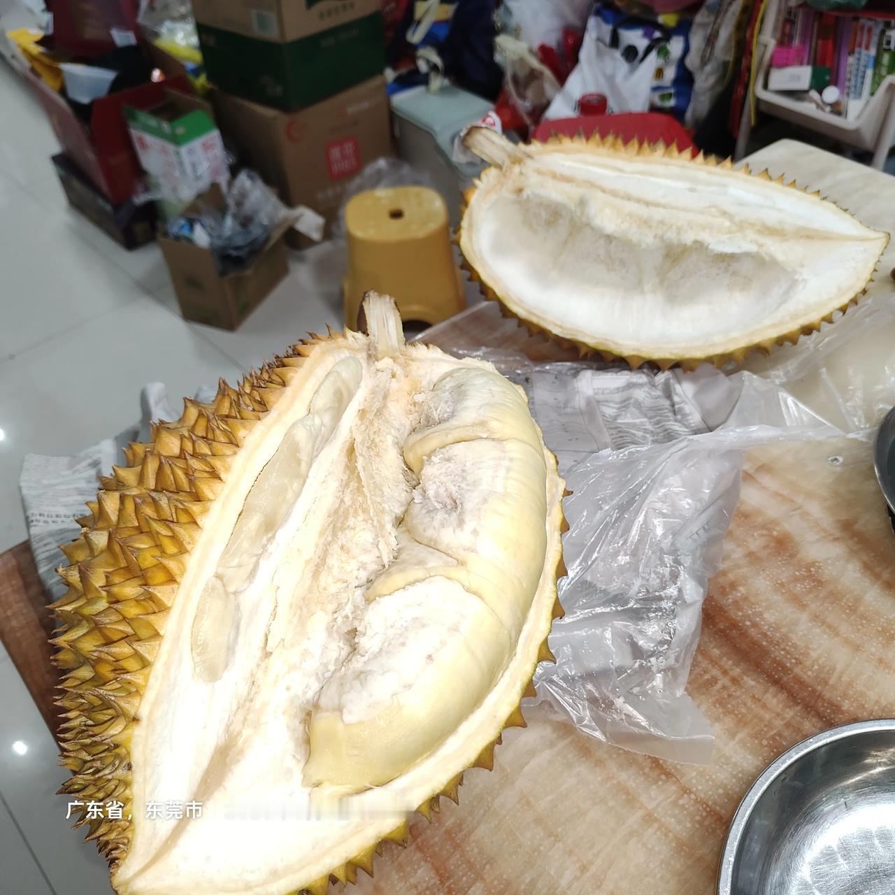 “买榴莲吃，不如把钱给我存起来，存银行！”妻子的话彻底激怒我了，每次买好吃的