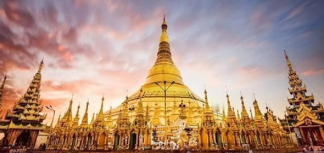 缅甸是一个怎样的国家？咱们先从地图上看。这地方其实挺有分量的，它是东南亚大陆上