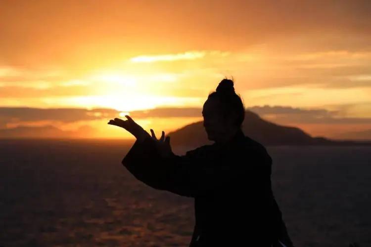 简单讲气虚和阳虚的区别先举一个例子。比如我们做饭使用的天然气，在煤气管道中，