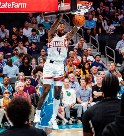 之前不是说鸡皮和格林二选一，格林下替补的吗？继续用鸡皮首发打啊，给鸡皮的出手