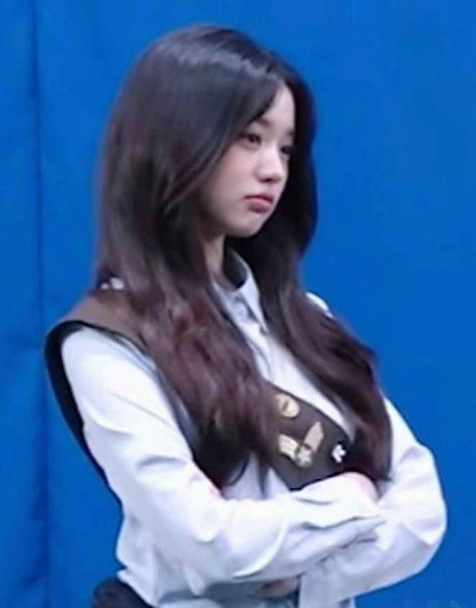 你绝对想象不到张元英下半身穿啥呢！