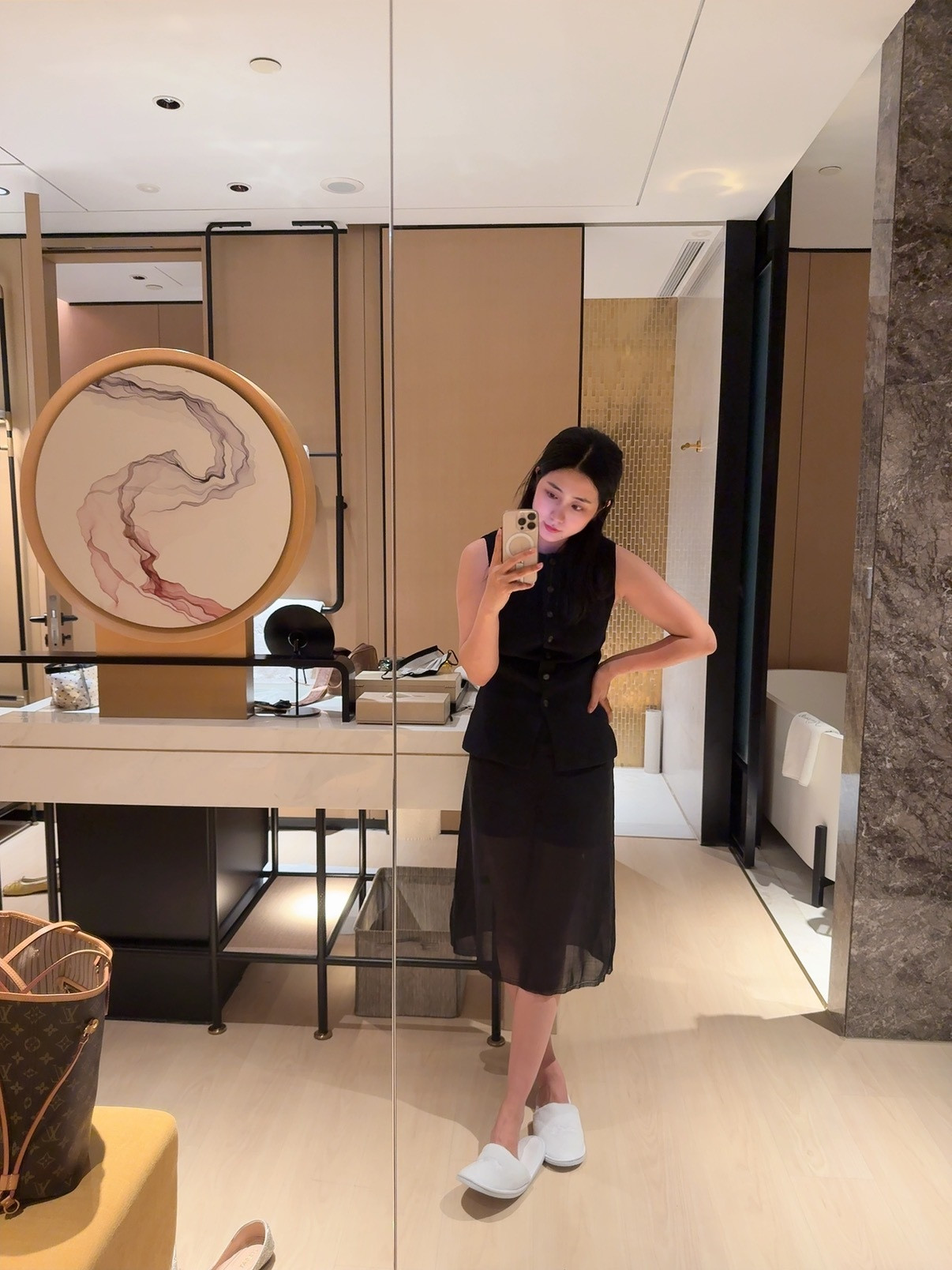 凡是今天关注我的人，明天我让高速给他免费开五天～别问我怎么有这么大权力，这个圈子