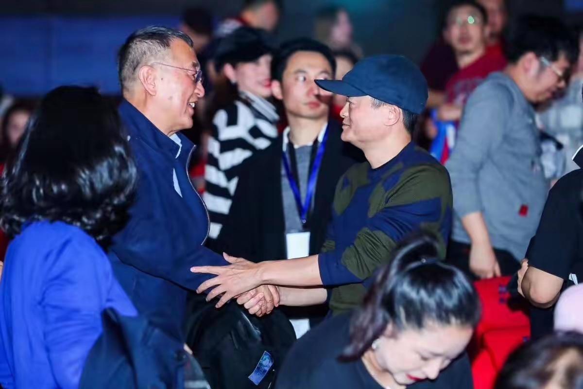 马云的朋友圈，塌房挺多的。从王林到赵薇，再到柳传志、释永信、许家印，对于马云