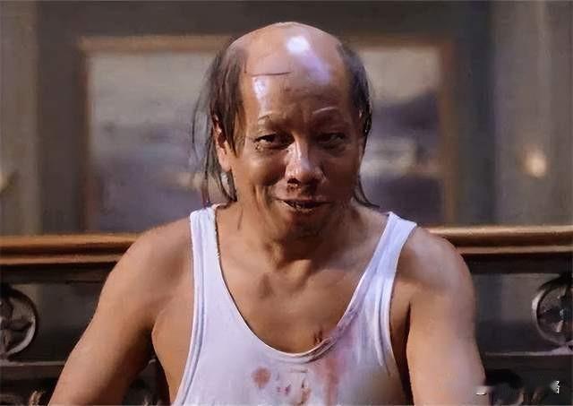 扮演火云邪神的梁小龙77岁离世，这事让不少人看清了关于寿命的真实情况。香港的医疗