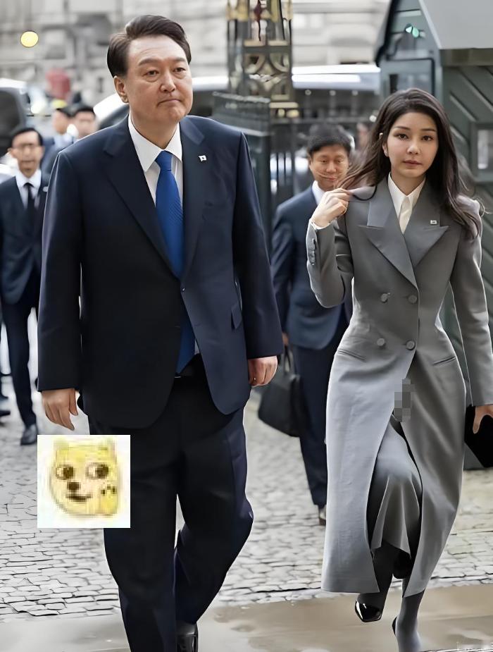 李在明就是不放过尹锡悦，跟尹锡悦老婆漂亮无关，但是其中内涵引人深思，李在明的