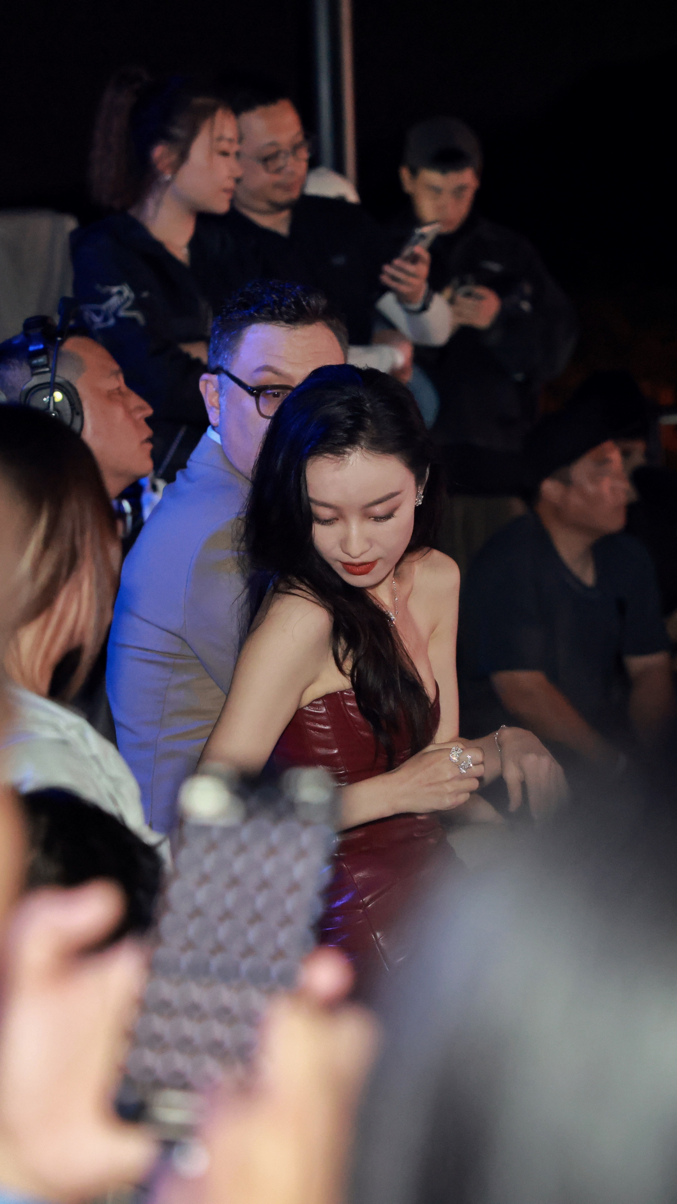 我一直很中意倪妮：自带高辨识度的长相+松弛的高级感，和凯迪拉克的格调特别配。而这