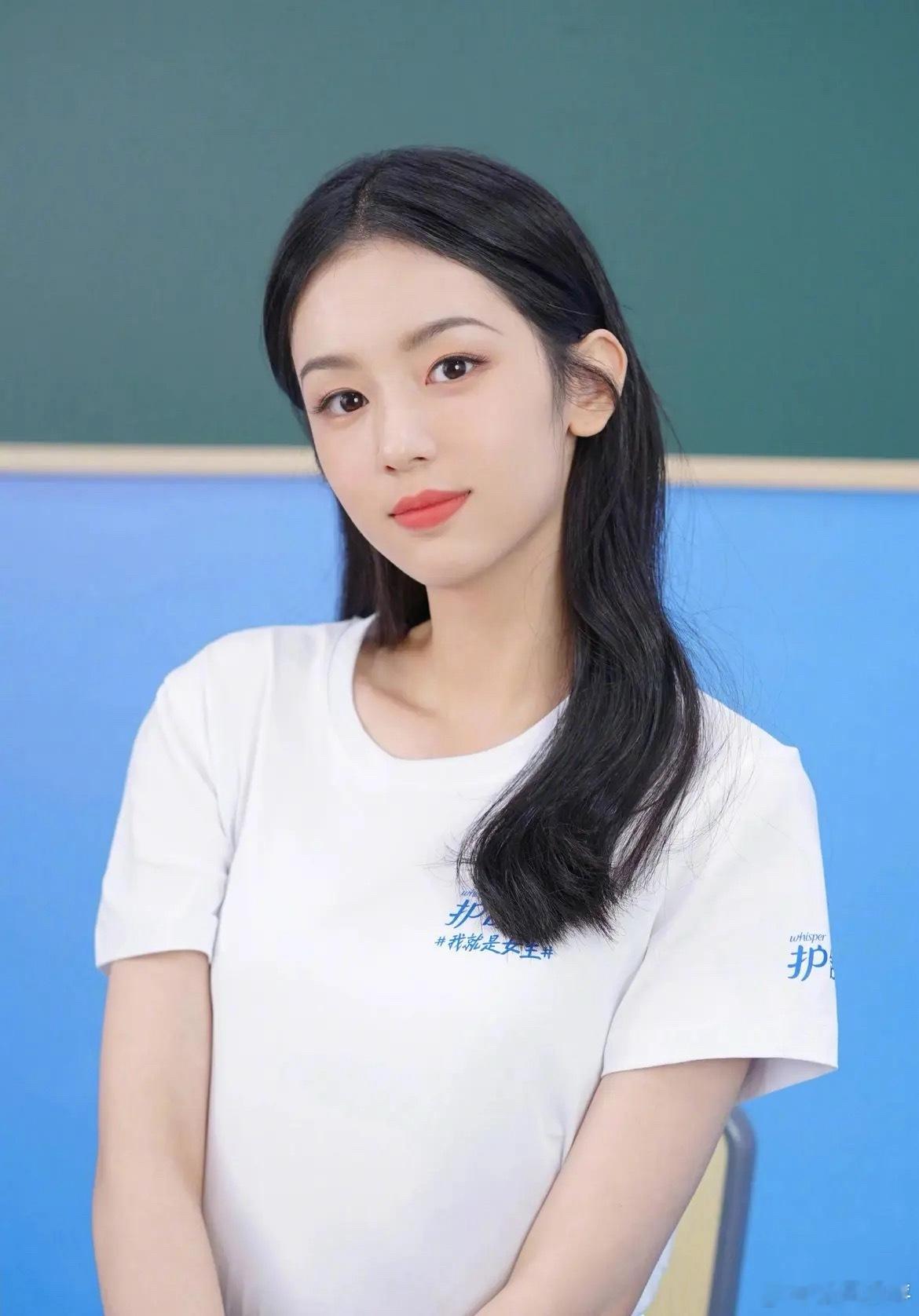 1.电影《开端之送不到的快递》已经在厦门正式开机，张若昀、钟楚曦、何洛洛三位主演