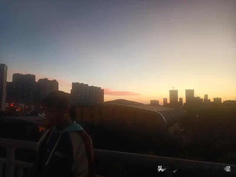 低谷期别慌！要知道，既然已经到谷底，往哪走都是向上。低谷不是生命的故障，而是系统