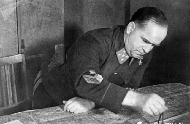 苏联元帅朱可夫，晚年没事做，写了一本战争回忆录。书稿早早送去苏共中央审查，拖了很