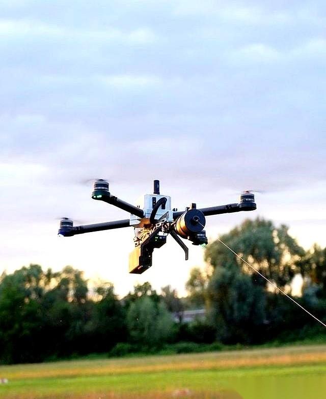 乌克兰的美援电子战系统，一度是俄军无人机的天降克星。干扰设备一开，俄军无人机的