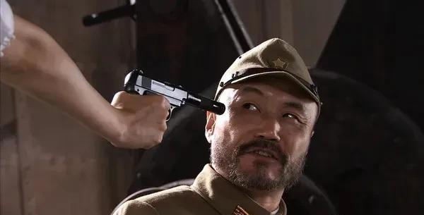 据导演冯小宁透露，《举起手来3》将要筹备。第一部是2005年上映，第二部是201