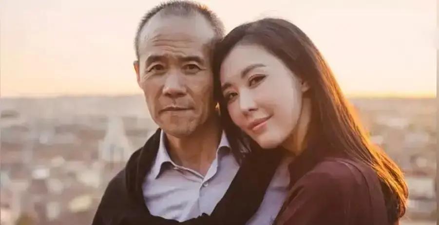 72岁王石深夜喊话，全网猜离婚凌晨一点零六分，王石发了一句“等你回家”。配