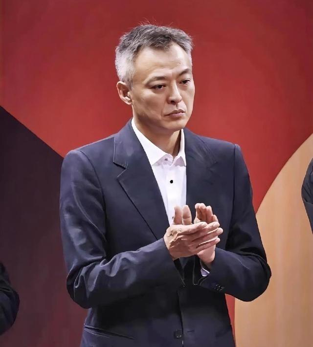 秦志戬说：“国乒里面我最舍不得的有两个人，一个是马龙，一个是许昕，带他们两个把我