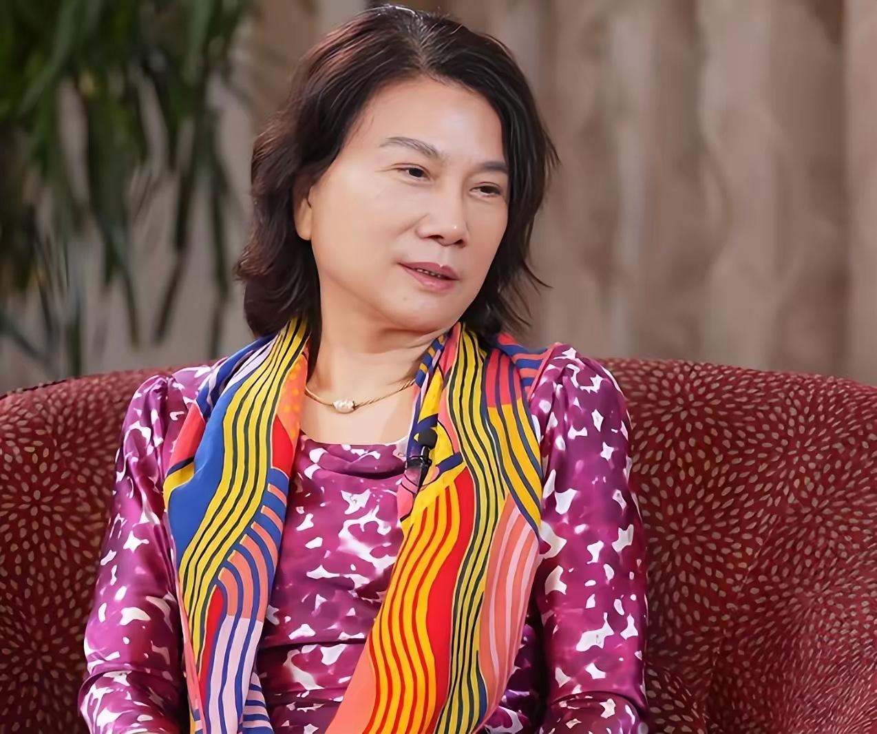 董明珠这次真的戳中了中国制造的痛处！人民日报重磅发声，直接把实业兴邦的道理讲透，