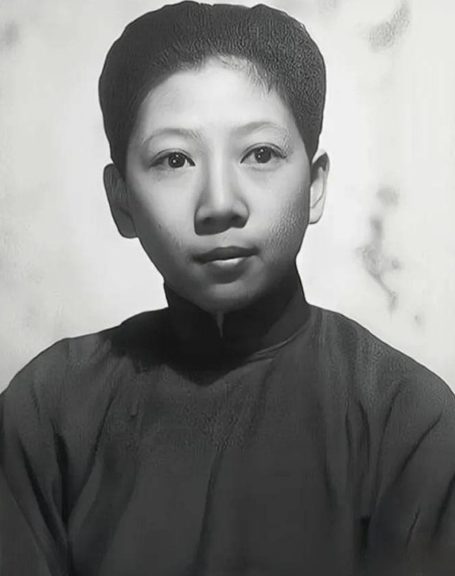 民国女魔头孔令伟，带不带派