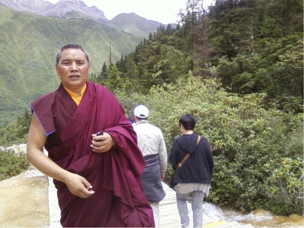 大师说的一段话：“世间没有标准答案，有人20几岁就死了，有人90多岁还活着；有人