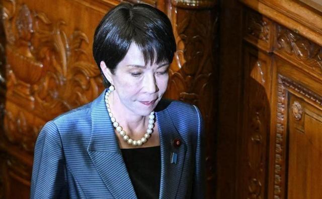 中国罕见地以极其明确的立场，公开呼吁日本必须“彻底解除武装”，并强调“永远不允许