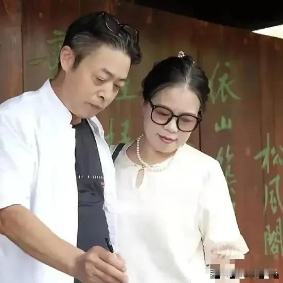 如果是错换，医院和双方本不知情的情况下，谁会去涂改伪造病历呢？答案是几乎没人会这