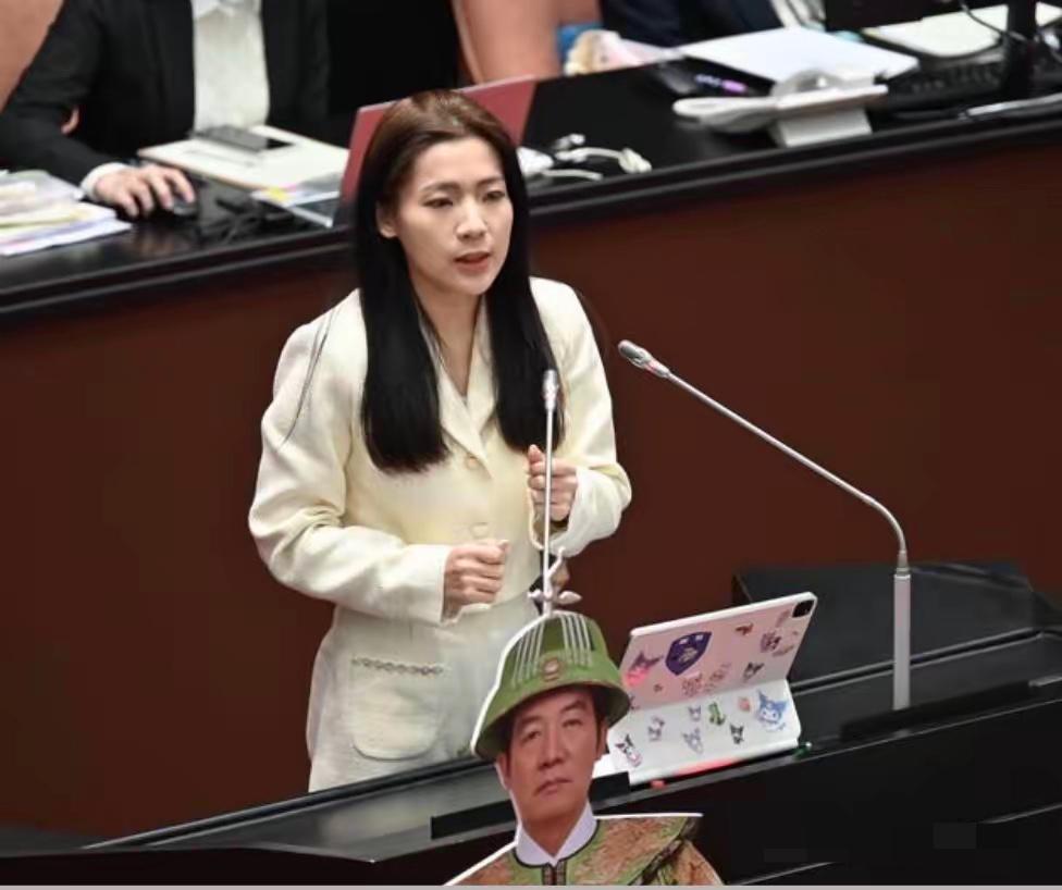 台湾省立法机构院会今天审查赖清德的弹劾案，民进党51席“立委”中，只有3位愿意出