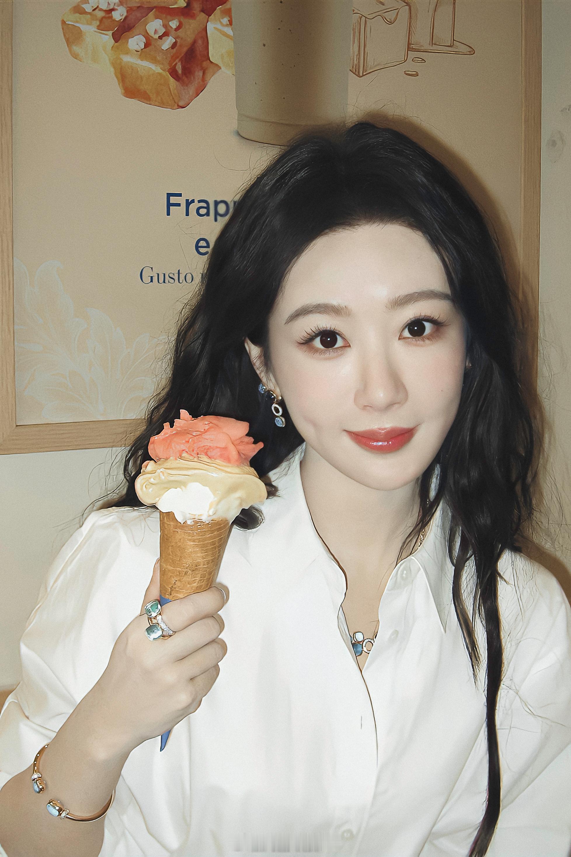 杨紫杨紫董竹君yz杨紫玉兰花开君再来“我深知我们的距离，但我始终相信